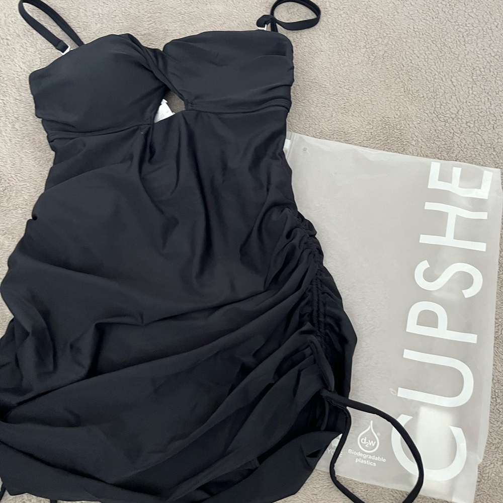 Cupshe Black Swimsuit with Ruched Design